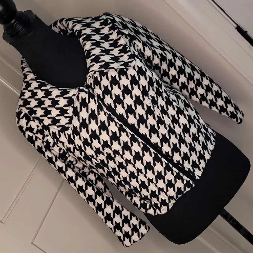 Karlie sz S black and white woolen blend jacket